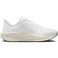 Nike Juoksukengät 'Quest 6' valkoinen