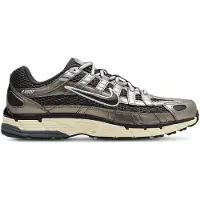 Nike Matalavartiset tennarit 'P-6000' antrasiitti / hopea