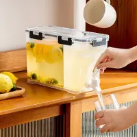 24.Se Vesikanisteri hanalla 3.5L