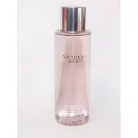 Victoria's Secret SO IN LOVE -tuoksusuihke 8,4 oz fl oz - 2016 rajoitettu er