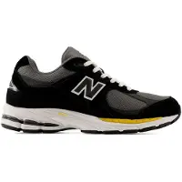 New Balance for man. U2002RV1_LI 2002R black leather trainers (49), Flat, Suede, Laces, Casual