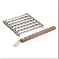 MaxPower Hot Dog Roller, ruostumattomasta teräksestä valmistettu makkararulla pitkällä puisella kahvalla, BBQ hot dog grilli