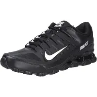 Nike Urheilukengät 'Reax 8' musta / valkoinen