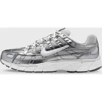 Nike Matalavartiset tennarit 'P-6000' vaaleanharmaa / hopea / valkoinen