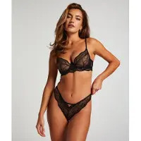 Hunkemoller Stringit 'Isabelle' musta