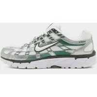 Nike Matalavartiset tennarit 'P-6000' jade / tummanvihreä / hopea / valkoinen