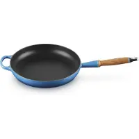 Le Creuset - Signature Paistinpannu puukahvalla 28 cm Azure