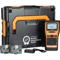 Brother P-touch E560BT Käsikäyttöinen tarratulostin, jossa on kantolaukku