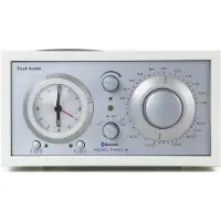 Tivoli Audio Model Three BT kelloradio USB‑C‑liitännällä, valkoinen/hopea