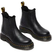 Dr. Martens Chelsea-bootsi 'Leonore II' musta