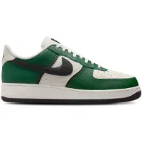 Nike Matalavartiset tennarit 'Air Force 1 '07 LV8' tummanvihreä / musta / valkoinen
