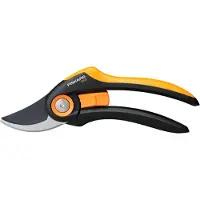 Fiskars Oksasakset, ohileikkaava malli Plus P521