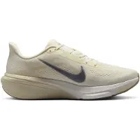 Nike Pegasus 42, koko 42