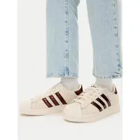 Adidas Originals Matalavartiset tennarit 'Superstar II' ruskea / villanvalkoinen