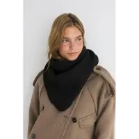 Gina Tricot  - Perfect triangle scarf - Huivit & kaulaliinat - Musta - ONESIZE - Naiset